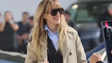 Jennifer Lawrence Paris Fashion Week 2025 Manteau long en Jennifer Lawrence @ Paris Fashion Week 1er octobre 2025 défilé Dior