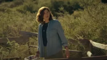 Rails Ingrid Shirt Med Vintage Cloud Wash worn by Sam (Jodie Whittaker) as seen in Frauds (S01E01)