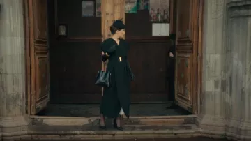 Mango Buckle Detail Shopper Bag worn by Sam (Jodie Whittaker) as seen in Frauds (S01E02)