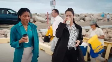 Ceinture boyfriend Rag & Bone portée par Sarah Truong (Mayko Nguyen) comme on le voit dans Hudson & Rex (S08E03)