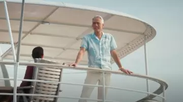 Camisa con estampado floral de Zara usada por David Hewlett como se ve en Hudson & Rex (S08E03)