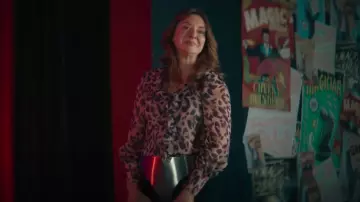 Love & Roses Neutral Animal Ruffle Detail V-Neck Long Sleeve Blouse worn by Jackie Diamond (Elizabeth Berrington) as seen in Frauds (S01E02)