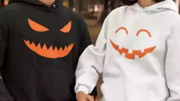 Halloween Couple Love Hoodie porté par Michael Myers à l’âge de 6 ans (Will Sandin) comme on le voit à Halloween