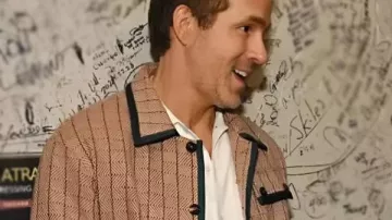 Chaqueta Ryan Reynolds del Teatro Chicago 2025