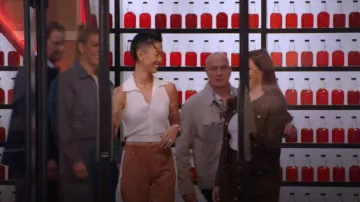 Alice + Olivia Trish Side Stripe Jean usado por Kristen Kish como se ve en Top Chef (S22E03)