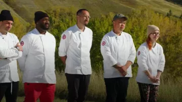 Leggings estampados Yoga Democracy Rustica usados por Bailey como se ve en Top Chef (S22E11)