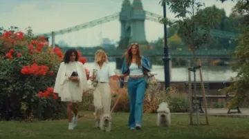 Karen Millen Petite Denim & Faux Leather Tipped Side Skinny Flare Jean worn by Yasmine Zweegers as seen in Made in Chelsea (S30E04)