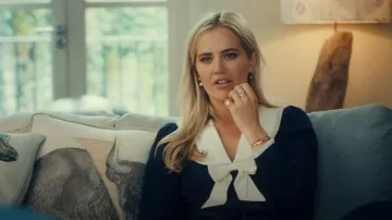 Mini vestido Rixo Blue Halina Bow usado por Tabitha Willett como se ve en Made in Chelsea (S30E04)