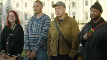 Earth ragz Baja Hoodie worn by César as seen in Top Chef (S22E13)