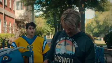 Spreadshirt Roswell New Mexico UFO Alien on Men's Premium T Shirt worn by Chad Powers (Glen Powell) as seen in Chad Powers (S01E01)