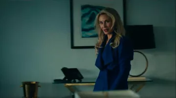 Ted Baker Sandra Manteau porté par Tricia (Wynn Everett) comme on le voit dans Chad Powers (S01E01)