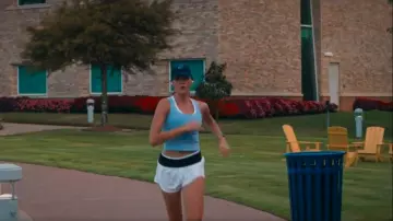 Lululemon Hotty Hot High Rise Lined Short 4" porté par Ricky (Perry Mattfeld) comme on le voit dans Chad Powers (S01E03)