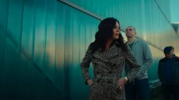 Manteau léopard New Look porté par Jocelyn 'Bruiser' Stone (Lana Parrilla) comme on le voit dans The Rainmaker (S01E03)