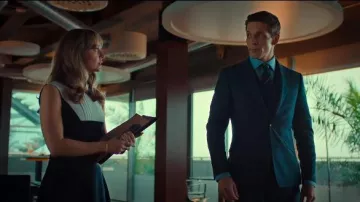 Robe Ted Baker Miyylee portée par Sarah Plankmore (Madison Iseman) comme on le voit dans The Rainmaker (S01E05)