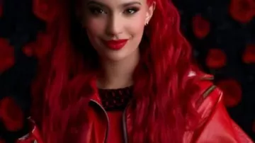 Descendants La veste Rise of Red portée par Red (Kylie Cantrall) comme on le voit dans Descendants : The Rise of Red