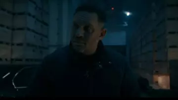 Barbour Tarnport Waxed Jacket worn by Harry Da Souza (Tom Hardy) as seen in MobLand (S01E07)