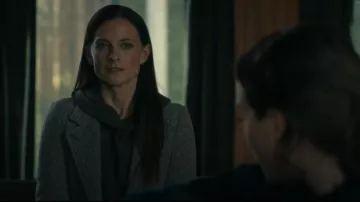 Toile Isabel Marant Ela Herringbone Blazer porté par Bella Harrigan (Lara Pulver) vu dans MobLand (S01E10)