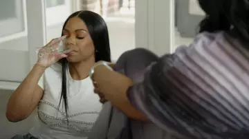 Camiseta de copa Bustier de cristal del área usada por Keiarna Stewart como se ve en The Real Housewives of Potomac (T10E01)