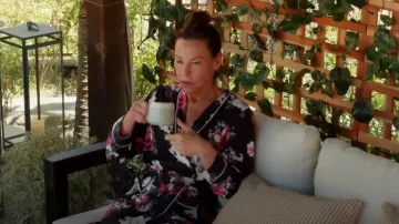 Ekouaer Kimono Robes Knee Length Knit Bathrobe worn by Debbie Siebers as seen in The Golden Bachelor (S02E02)