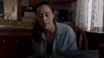Rails Ingrid Chambray Shirt worn by Kim Burgess (Marina Squerciati) as seen in Chicago P.D. (S13E01)