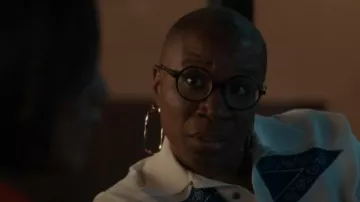 Simone I. Smith Boucles d’oreilles en tire portées par Henrietta Wilson (Aisha Hinds) comme on le voit dans 9-1-1 (S09E01)