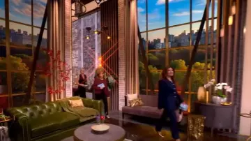 Veronica Beard Kimra Kick-Flare Pant porté par Ana Navarro comme on le voit dans The View le 9 octobre 2025