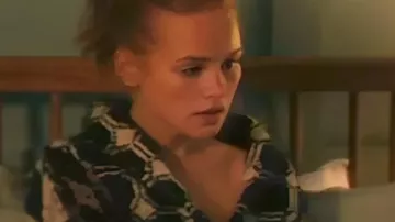 Madelaine Petsch Entretien requis 2025 Cardigan imprimé porté par Charlie (Madelaine Petsch) comme on le voit dans Entretien requis