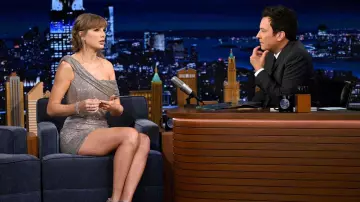 The Tonight Show Starring Jimmy Taylor Swift Vestido de Taylor Swift en The Tonight Show Starring Jimmy Fallon