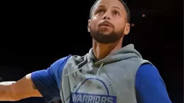 Steph Curry & Seth Curry Swapping Jersey Numbers During Golden State