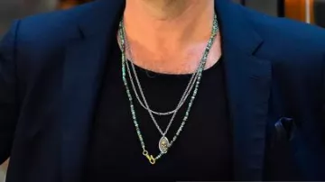 Jake Friedken (Jude Law) Necklaces in Black Rabbit (S01)