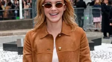 Emma Watson Paris Fashion Week 2025 Chaqueta marrón