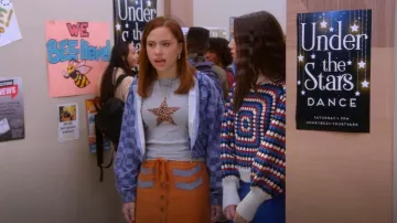 Edikted Narla Tee worn by Jade Castillo (Carmen Sánchez) as seen in Electric Bloom (S01E08)
