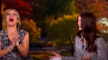 Zadig et Voltaire Vanille Blazer à Paillettes Plaid porté par Kenzi Richardson tel que vu dans The View le 10 octobre 2025