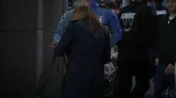 Saint Laurent Shopper Textured-Leather Tote Bag worn by Meredith Grey (Ellen Pompeo) as seen in Grey's Anatomy (S22E01)