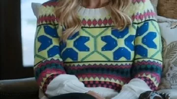 Pull porté par Sophie Marlow (Candace Cameron-Bure) dans Home Sweet Christmas