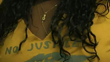 T-Shirt porté par Leota Adebayo (Danielle Brooks) dans Peacemaker