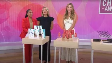 Robe dos nu Doen Mazarin portée par Sarah Eggenberger comme on le voit dans Today le 13 octobre 2025