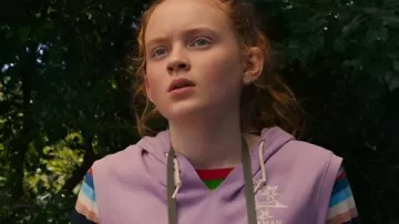 Stranger Things S04 Max Mayfield Sudadera sin mangas con capucha usada por Max Mayfield (Sadie Sink) como se ve en Stranger Things (S04)