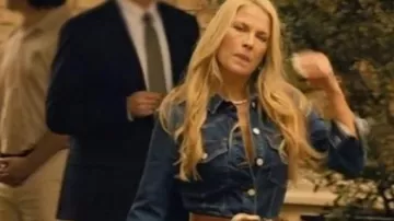 Landman 2024 Ali Larter Denim Jumpsuit portée par Angela Norris (Ali Larter) dans Landman (S01)