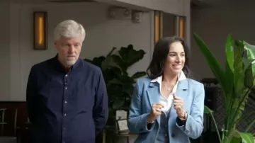 Cadre Le blazer en jean femme porté par Michelle Miller tel qu’on le voit dans CBS Mornings le 12 octobre 2025