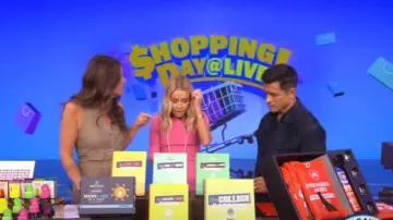 Maeve The Avery Mono plisado de pierna ancha usado por Monica Manginelli como se ve en LIVE with Kelly and Mark el 10 de octubre de 2025