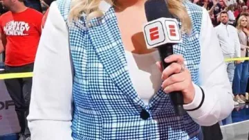 Blazer worn by Holly Rowe in Gainbridge Fieldhouse