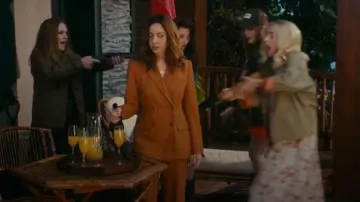 Blazer de sarga cruzado Lauren Ralph Lauren Doeskin Nashill usado por Audrey Plaza como se ve en Saturday Night Live (S51E02)