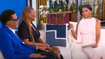 Reiss Petra Cold Shoulder Midi Dress worn by Tamron Hall as seen in Tamron Hall Show on October 8, 2025