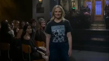 Jeans de Paige Aneesa usados por Amy Poehler como se ve en Saturday Night Live (S51E02)