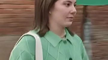 Cardigan en tricot Heartland Green Diamond porté par (Baye McPherson) comme on le voit à Heartland (S18E09)