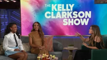 Antonio Melani Style Bungalow The Conservatory Two Piece Set usado por Crystle Stewart como se ve en The Kelly Clarkson Show el 8 de octubre de 2025