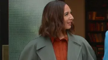 Loot S03 Molly Novak Puff Shoulder Coat of Molly Novak (Maya Rudolph) in Loot