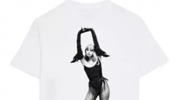 La vie d’une showgirl T-shirt Shiny Bug porté par Taylor Swift dans La vie d’une showgirl