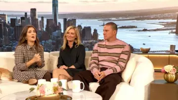 Camisa de lana a cuadros de Tory Burch usada por Drew Barrymore como se ve en The Drew Barrymore Show el 14 de octubre de 2025